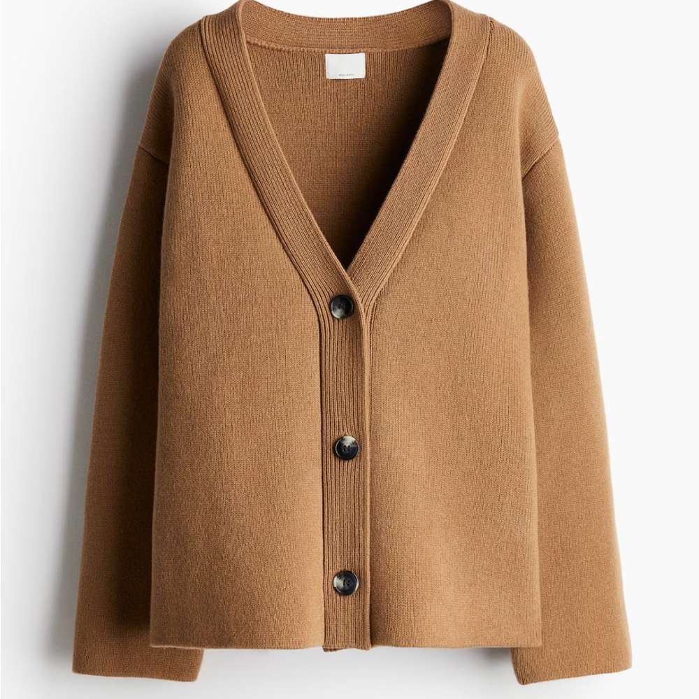 NWT. H&M Dark Beige Wool Blend Cardigan Sweater V-Neck Minimalist Design. Med